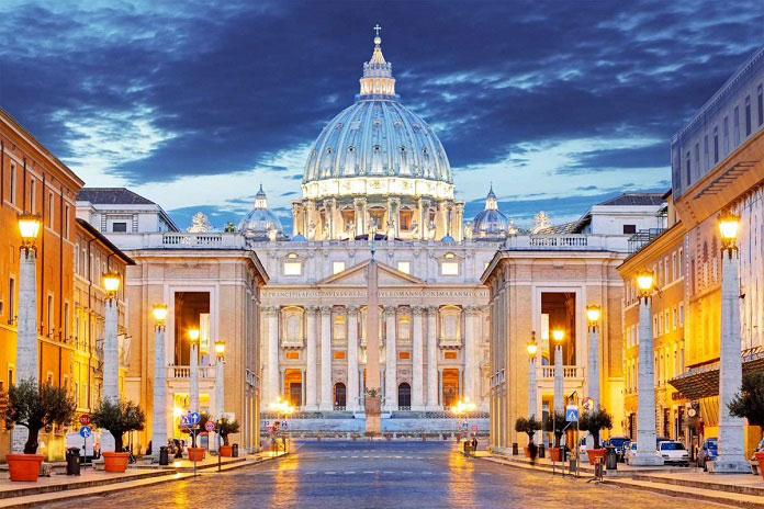  Ảnh 1: Thành Vatican là quốc gia nhỏ nhất thế giới nhưng lại sở hữu nhiều địa điểm du lịch hấp dẫn khiến du khách không thể nào bỏ qua