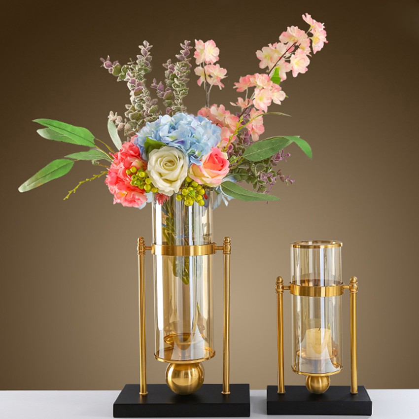 Kích thước của bình hoa phải phù hợp với không gian