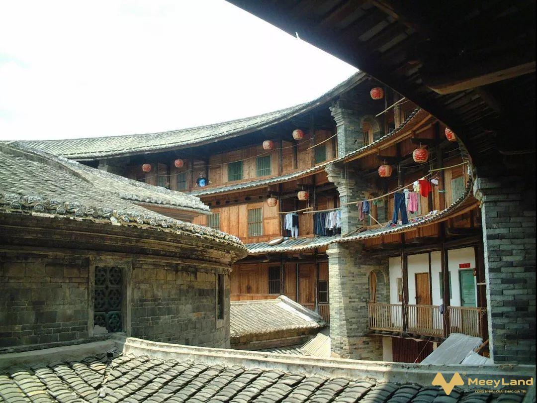 
Nhà cổ Trung Hoa kết hợp bởi nhiều loại vật liệu khác nhau
