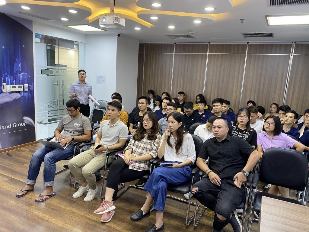 Anh Giang Văn Bắc - Phó phòng Nhân sự chia sẻ công việc đào tạo nội bộ hăng say...