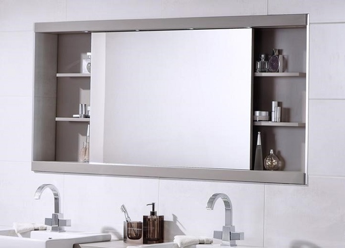  Ảnh 26: Gương vuông treo tường được thiết kế liền tủ tiện lợi để đựng các vật dụng trong nhà tắm