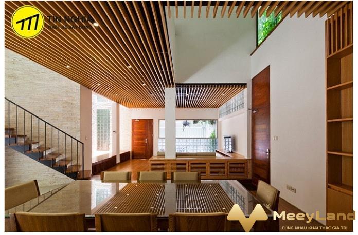  Ảnh 2: Ngôi nhà với nội thất bằng gỗ (Nguồn: Internet)