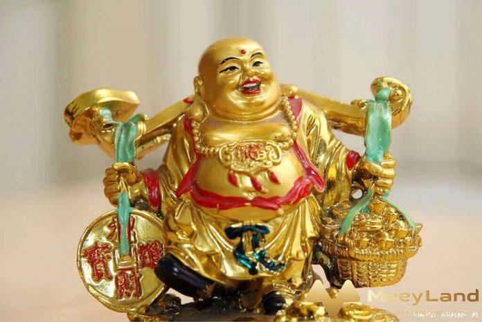 
Ảnh 2: Hình ảnh tượng Phật luôn luôn mỉm cười, có thể xua tan mọi muộn phiền trong gia đình.(Nguồn: Meeyland.com)
