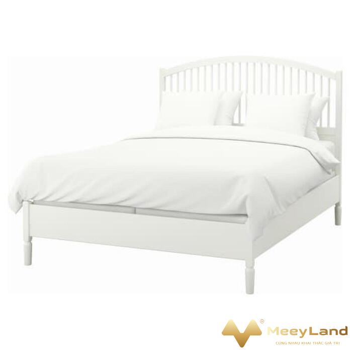  Ảnh 4: Mẫu giường ngủ cổ điển màu trắng nhập khẩu (Nguồn: Internet)