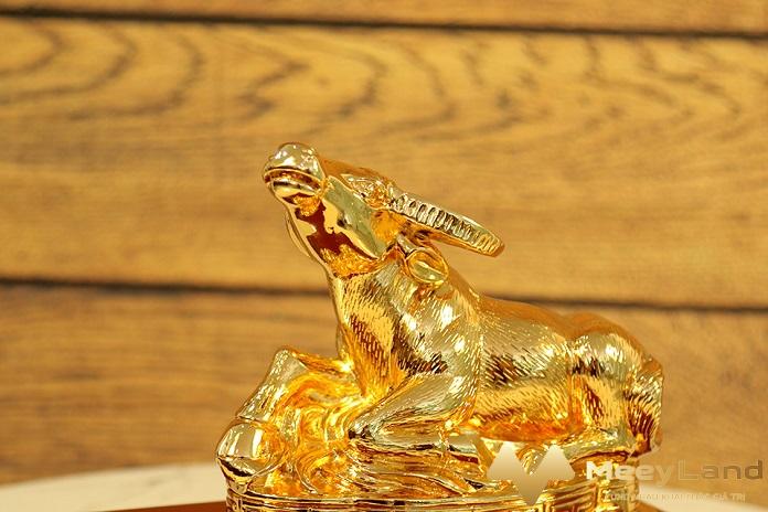 Ảnh 3: Tượng trâu mạ vàng Nguồn: Internet