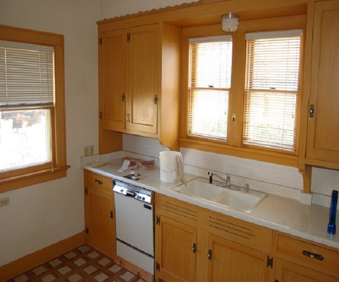 
Ảnh 15: Cửa sổ gỗ thường đi liền với tủ bếp tạo nên sự thống nhất cho căn phòng
