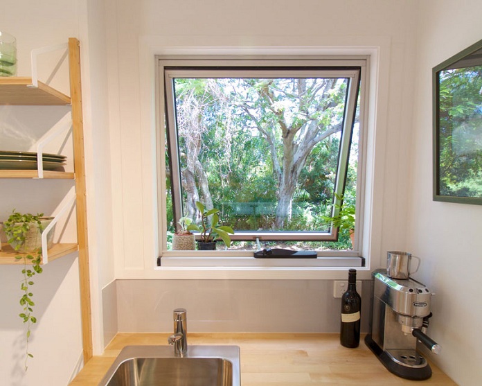 
Ảnh 6: Cửa sổ lật phòng bếp có cấu tạo đơn giản
