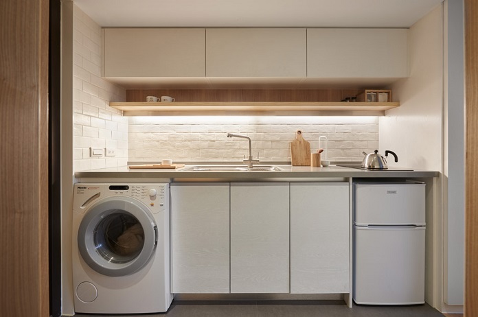 
Ảnh 9: Phòng bếp có hệ thống tủ bếp hiện đại cùng bếp ga âm tạo nên sự sang trọng
