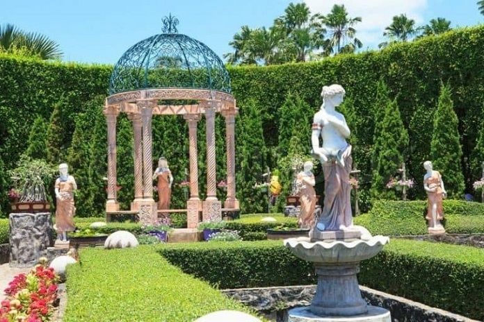 
Ảnh 23: Thiết kế sân vườn theo phong cách Châu Âu cổ điển rất ấn tượng và độc đáo
