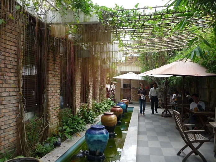 
Ảnh 40: Thiết kế sân vườn cho quán cà phê cần độc đáo, mới lạ, gây ấn tượng với khách hàng
