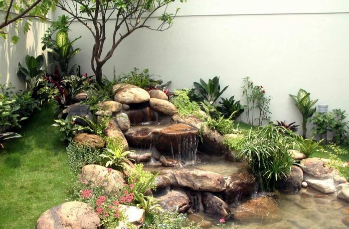 
Ảnh 5: Tiểu cảnh sân vườn với thác nước giúp cho không gian sân vườn trở nên tươi mát
