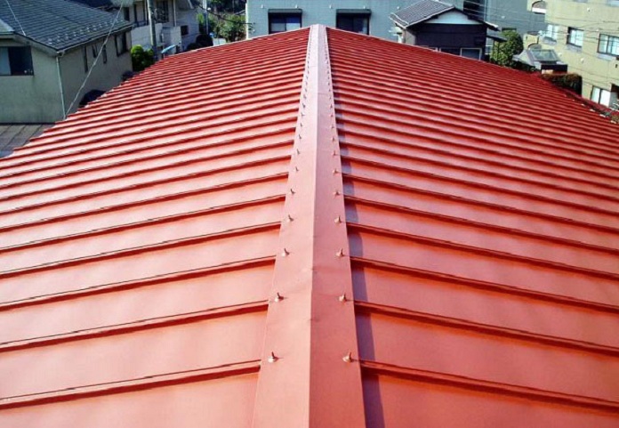 
Mái tole có kiểu dáng tương tự mái ngói nhưng chất liệu không bằng
