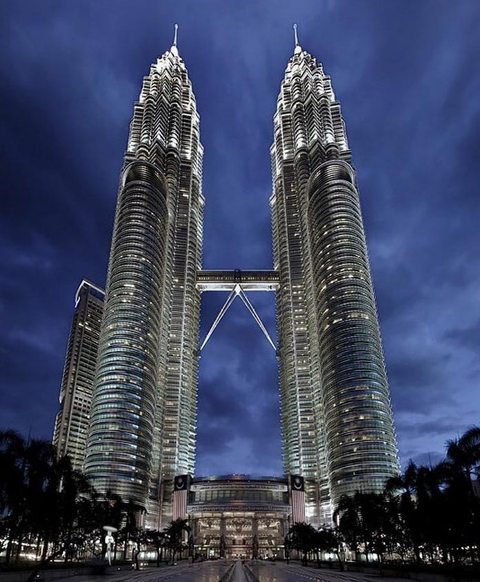  Ảnh 29: Tháp đôi Petronas là một trong những công trình nổi tiếng thế giới được nhiều người biết đến