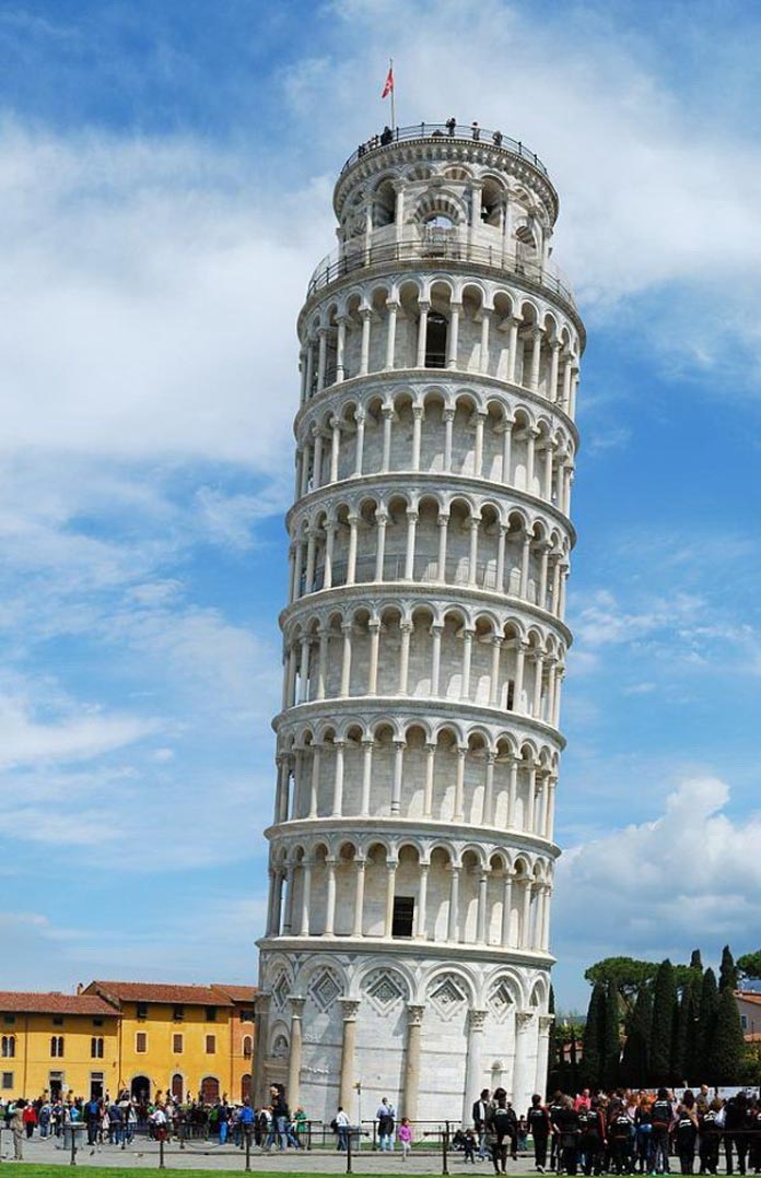  Ảnh 9: Tháp nghiêng Pisa là một trong những công trình nổi tiếng thế giới được nhiều nhiều du khách ghé thăm