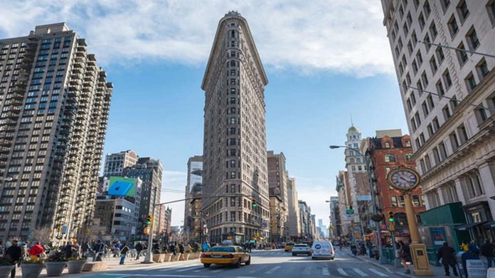  Ảnh 38: Flatiron là một tòa nhà chọc trời của New York mang đến nhiều nguồn cảm hứng cho họa sĩ và kiến trúc sư.