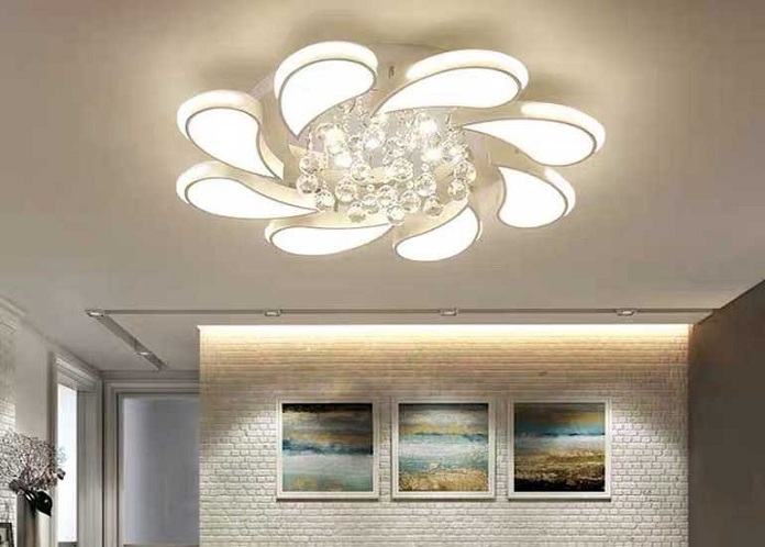 
Ảnh 11: Lựa chọn đèn chùm phù hợp với kiến trúc chủ đạo có sẵn của căn hộ chung cư
