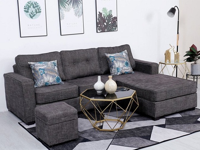 
Ảnh 16: Bộ sofa được làm từ vải mang đến vẻ đẹp gần gũi cho phòng khách chung cư
