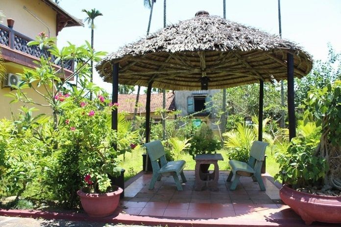 Ảnh 4: Chòi nghỉ sân vườn bằng tre