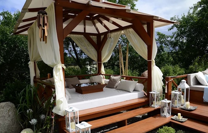 Ảnh 22: Chòi nghỉ sân vườn trang trí bằng rèm vải