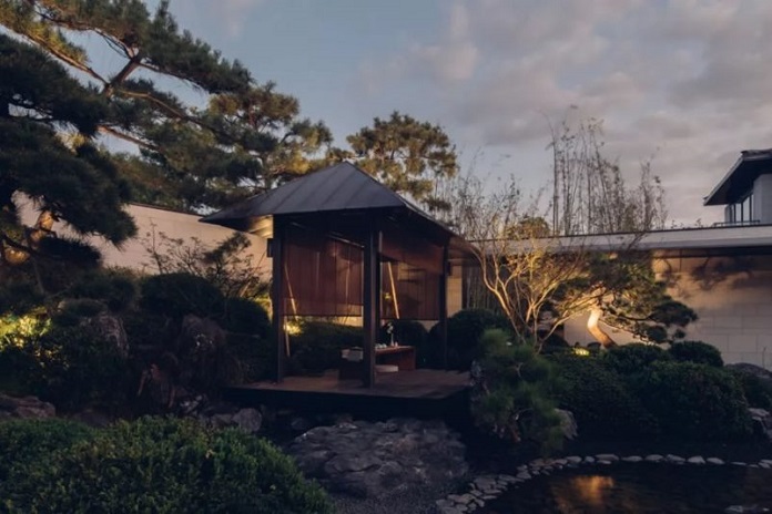 Ảnh 12: Chòi nghỉ sân vườn tứ giác