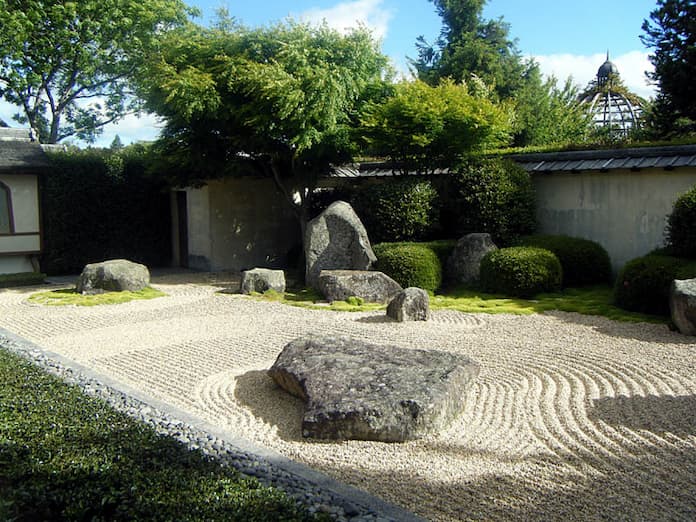  Ảnh 5 : Đá đóng vai trò quan trọng trong tiểu cảnh sân vườn Nhật Bản