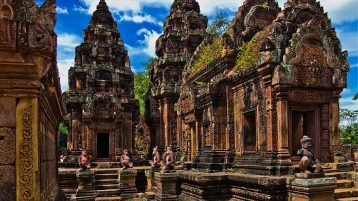 
Ảnh 6: Đền Banteay Srei được mệnh danh là thánh địa các chiến binh của đất nước Campuchia
