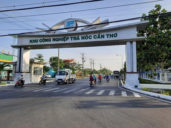 
Ảnh 1: Giao thông thuận tiện cho sự phát triển không ngừng nghỉ của khu công nghiệp Trà Nóc
