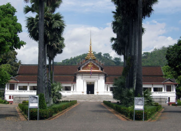 
Ảnh 1: Bảo tàng Quốc gia Lào là một trong những công trình kiến trúc của Lào nổi tiếng nhất.
