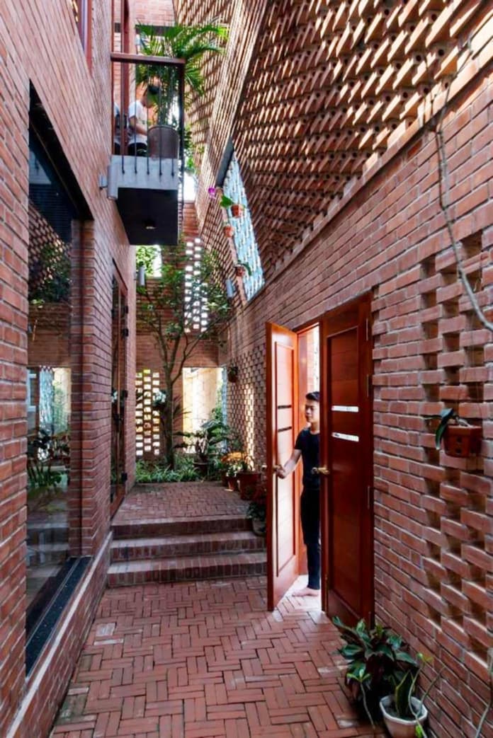 
Ảnh 2: Hiện nay có rất nhiều mẫu nhà, gia chủ chỉ thích trang trí và thi công bằng gạch mà không cần trát tường hay bôi sơn
