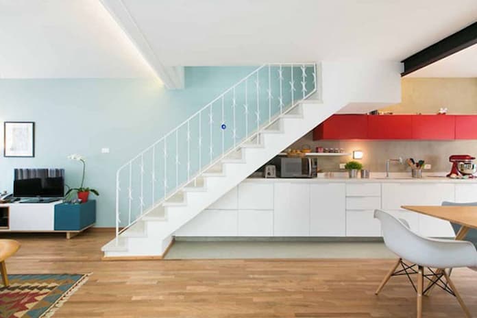  Ảnh 7: Mẫu thiết kế nhà bếp dưới gầm cầu thang có thể mở rộng không gian nhà gấp đôi