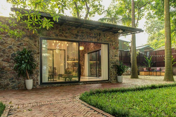 
Ảnh 13: Tường đá được dùng cho cả ngoại thất lẫn nội thất
