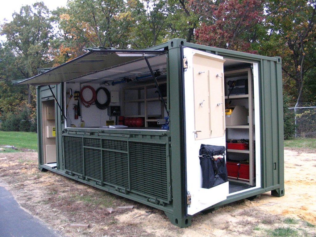 
Ngôi nhà container được thiết kế theo boot quân đội trông mạnh mẽ
