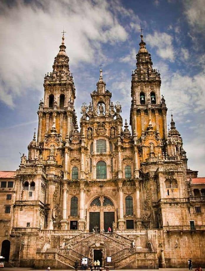 
Ảnh 7: Nhà thờ lớn Santiago de Compostela
