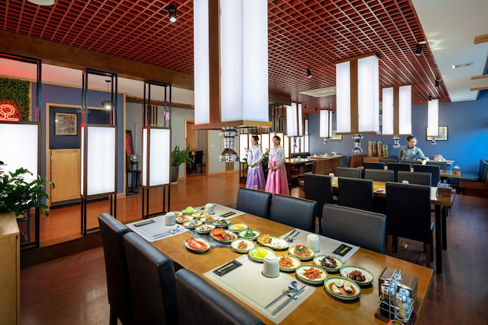 
Ảnh 23: Thiết kế nhà hàng Hàn Quốc màu sắc hài hòa
