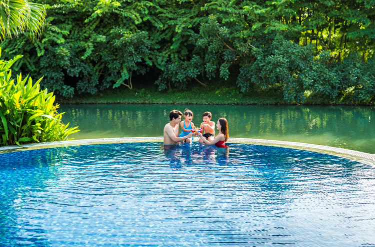 
Ảnh 19: Khu bể bơi tại Xanh Villas Resort( Nguồn: internet)

