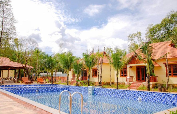 
Villa Lien Tho Phú Quốc nổi bật với lối kiến trúc thân thiện, đẹp mắt.

