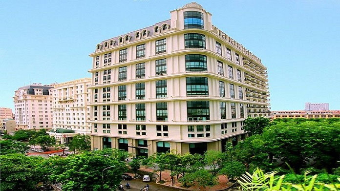 Chung cư cao cấp ở Hà Nội được bao bọc bởi cây xanh trong lành