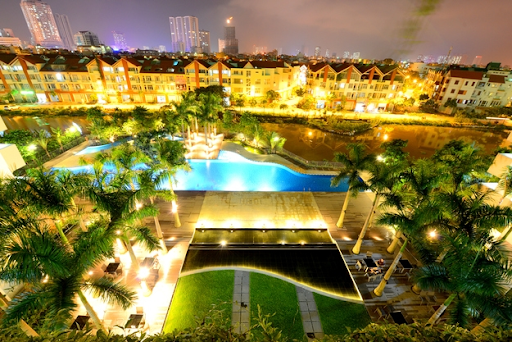 
Khung cảnh dự án Mulberry Lane vào ban đêm
