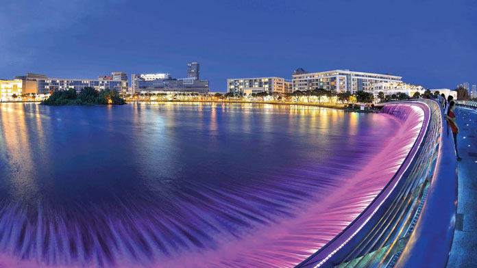 
Cầu Ánh Sao nằm liền kề dự án Viva Plaza
