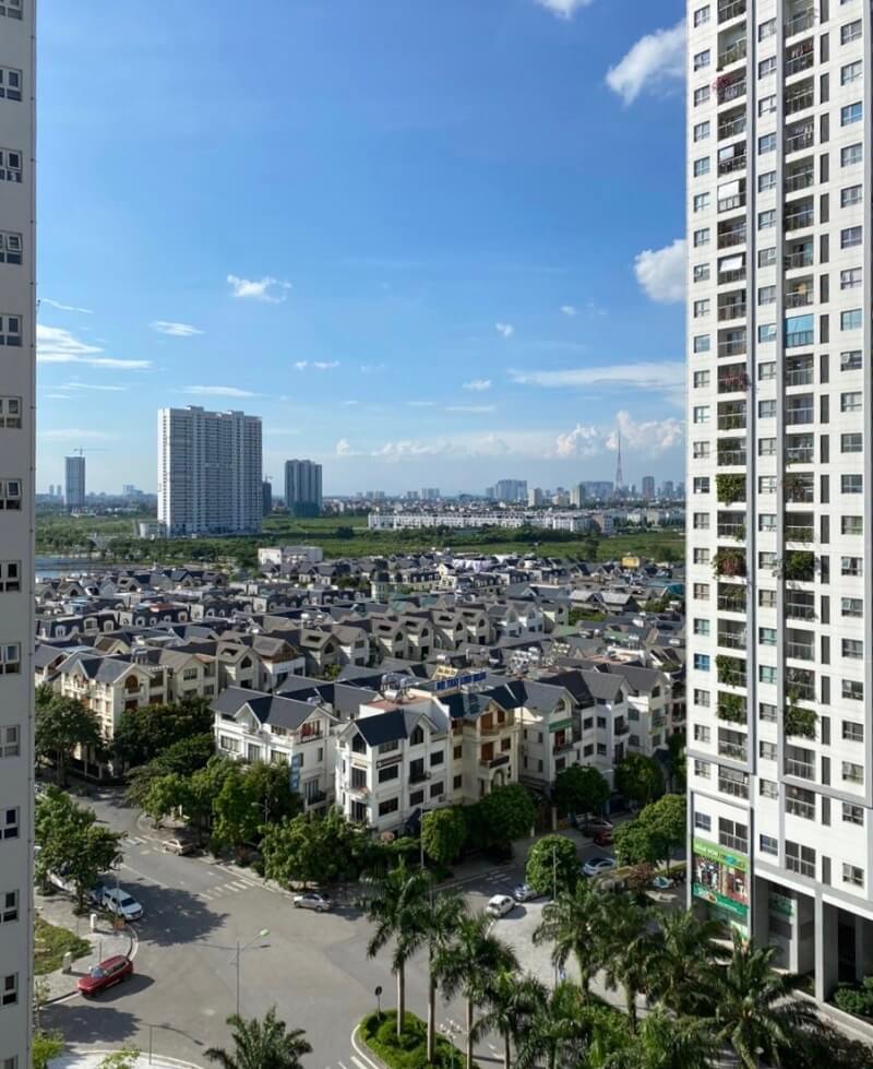  View từ ban công căn hộ gia đình chị Quỳnh mới mua ở Hà Nội sau khi đầu tư đất quê có lãi