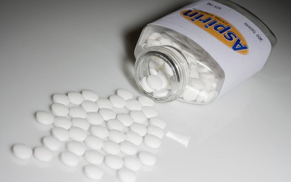 Giữ hoa tươi lâu bằng vài viên Aspirin