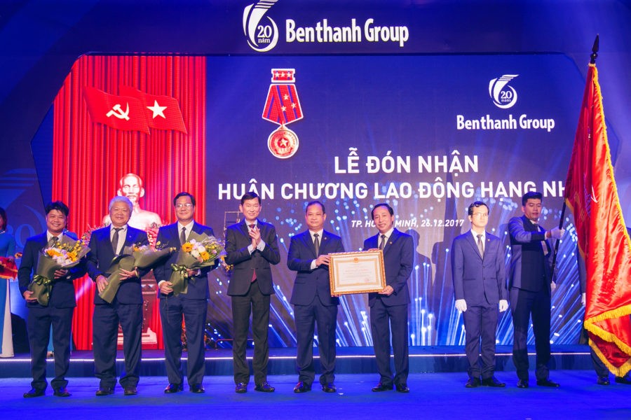 
Bến Thành Group vinh dự nhận được Huy chương Lao động hạng Nhất từ Chủ tịch nước CHXHCN Việt Nam
