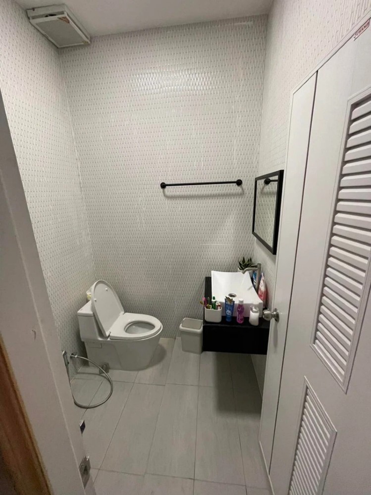 
Phòng tắm nhỏ nhưng vẫn đảm bảo công năng sử dụng
