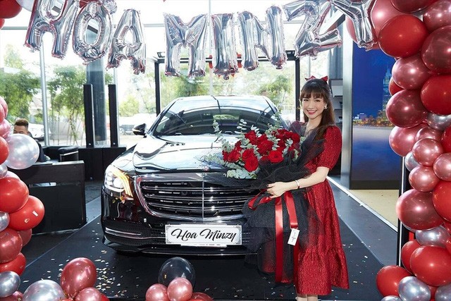 
Hồi cuối năm 2020, Hòa Minzy từng thưởng cho bản thân một chiếc Mercedes-Benz S450 L Luxury có giá 5 tỷ đồng
