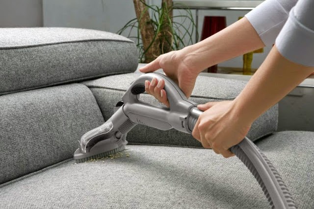 Gợi ý cho bạn những mẹo hay khi vệ sinh ghế sofa, vừa nhanh vừa tiết kiệm nhưng ít ai biết - ảnh 1