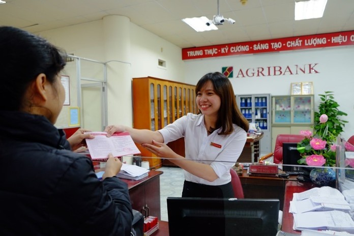 
Agribank cung cấp nhiều dịch vụ hữu ích, tiện lợi cho khách hàng cá nhân
