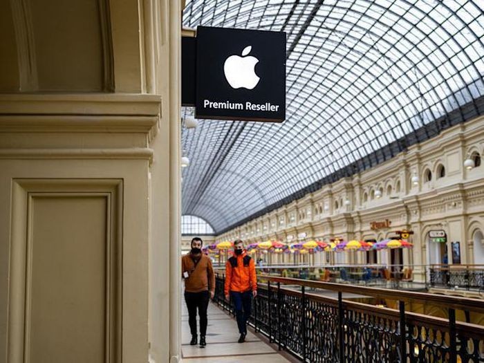 
Một cửa hàng ủy quyền của Apple tại Moscow (Nga). Ảnh: Engadget.
