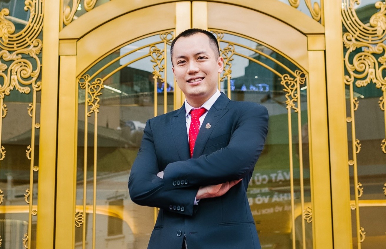 
Đỗ Minh Đức là doanh nhân Việt Nam đầu tiên chiến thắng tại&nbsp;giải thưởng Doanh nhân trẻ xuất sắc nhất châu Á năm 20201
