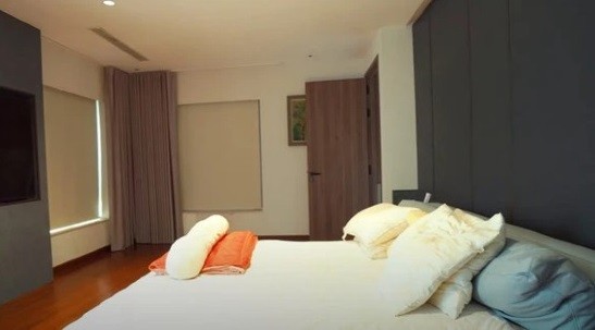 
Phòng ngủ được bố trí giường Master rộng rãi, có tầm nhìn hướng ra sông Sài Gòn
