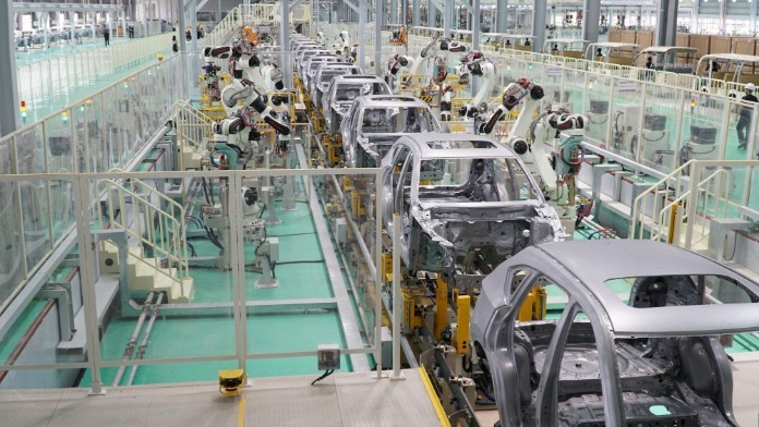 Hệ thống lắp ráp xe du lịch vô cùng hiện đại, chỉn chu